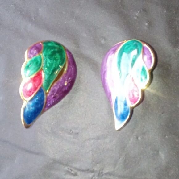 Beautiful clip on earrings - Picture 1 of 3
